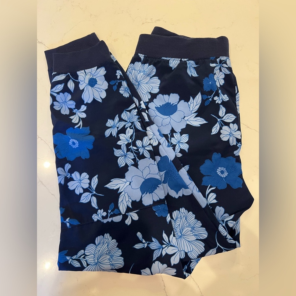 Unknown Brand Floral Print Jogger Scrub Pant Medium